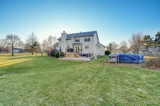 24 Meadow Woods Court, Edwardsville, IL 62025