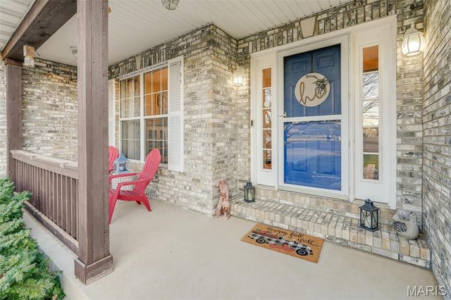 24 Meadow Woods Court, Edwardsville, IL 62025