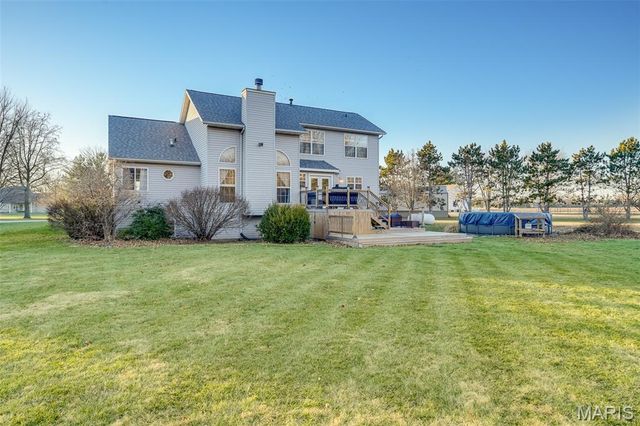 24 Meadow Woods Court, Edwardsville, IL 62025