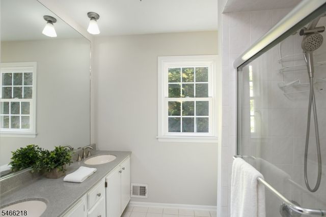 15 Quill Pen Way, Warren Twp., NJ 07059