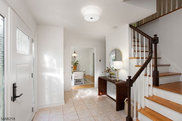 15 Quill Pen Way, Warren Twp., NJ 07059