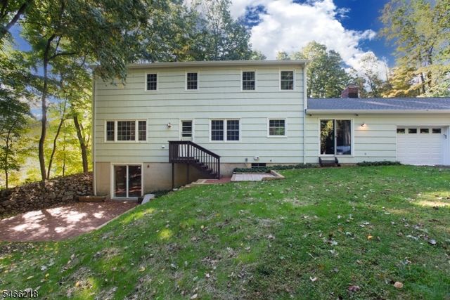 15 Quill Pen Way, Warren Twp., NJ 07059