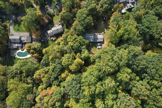 15 Quill Pen Way, Warren Twp., NJ 07059