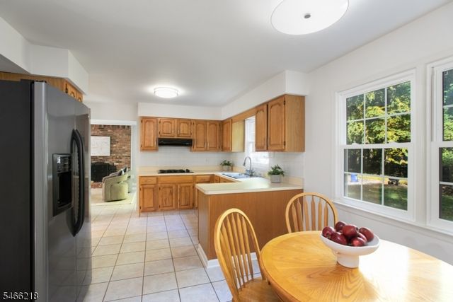 15 Quill Pen Way, Warren Twp., NJ 07059