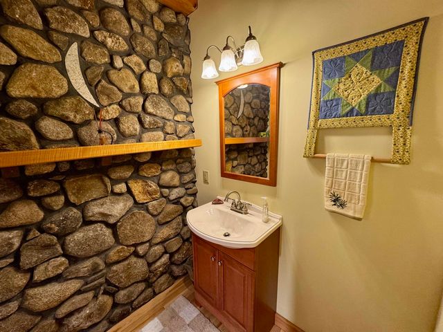 817 Topsham Road, Newbury, VT 05051