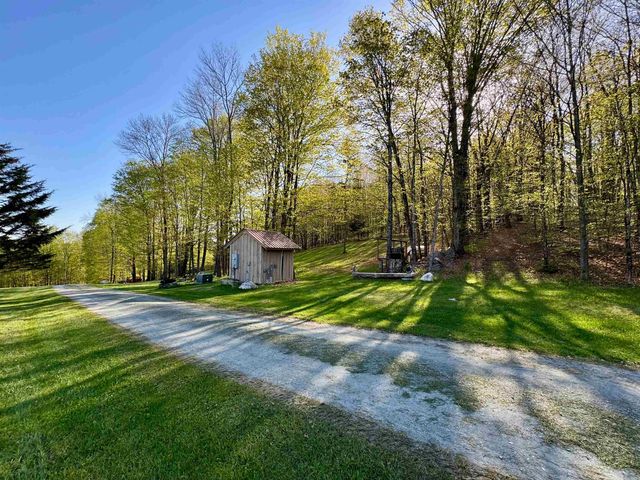 817 Topsham Road, Newbury, VT 05051