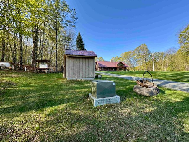 817 Topsham Road, Newbury, VT 05051