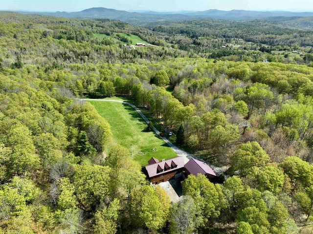817 Topsham Road, Newbury, VT 05051
