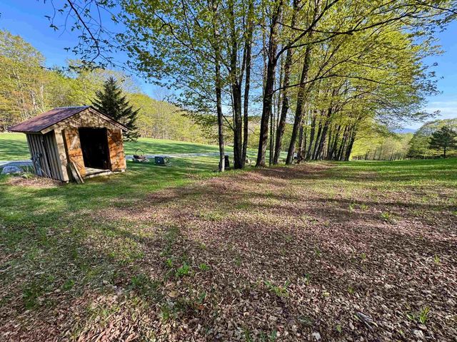 817 Topsham Road, Newbury, VT 05051