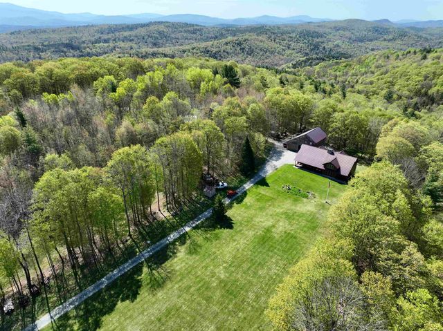 817 Topsham Road, Newbury, VT 05051