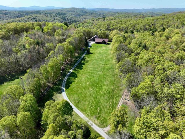 817 Topsham Road, Newbury, VT 05051