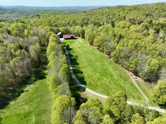 817 Topsham Road, Newbury, VT 05051