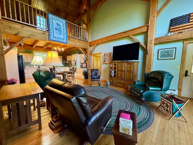 817 Topsham Road, Newbury, VT 05051