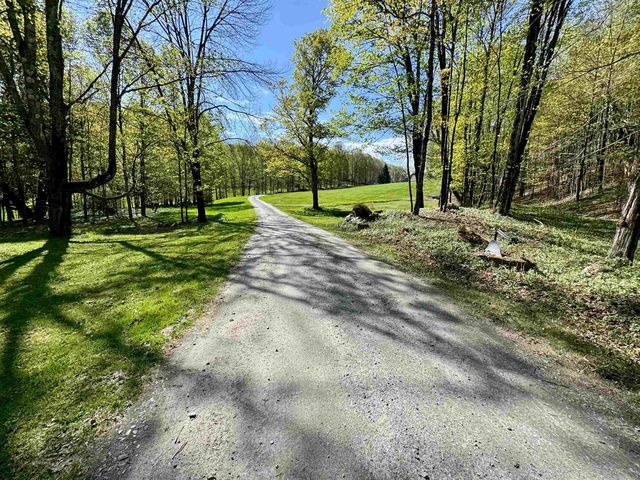 817 Topsham Road, Newbury, VT 05051