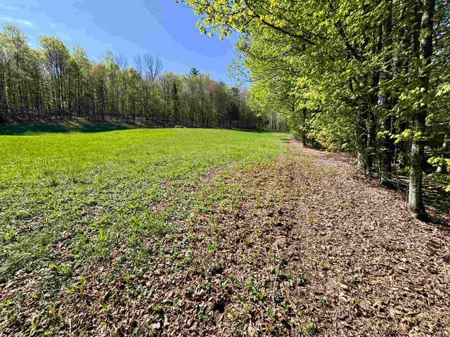 817 Topsham Road, Newbury, VT 05051