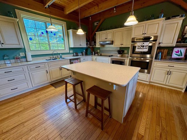 817 Topsham Road, Newbury, VT 05051