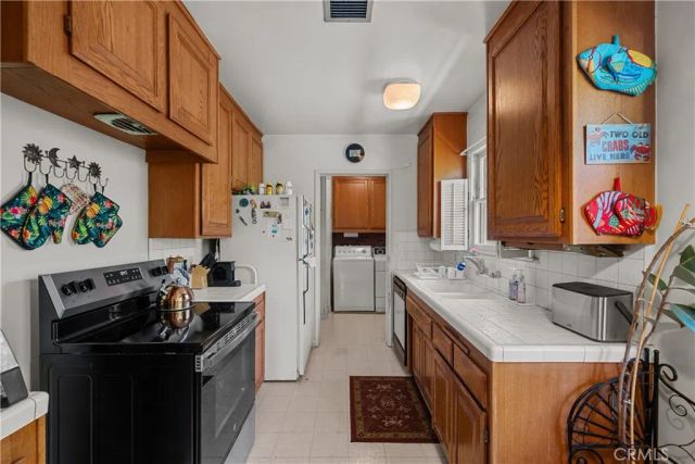 17231 Lanark, Van Nuys, CA 91406