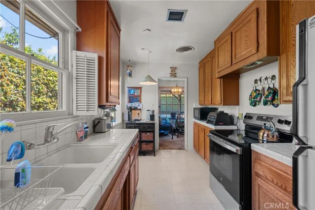 17231 Lanark, Van Nuys, CA 91406