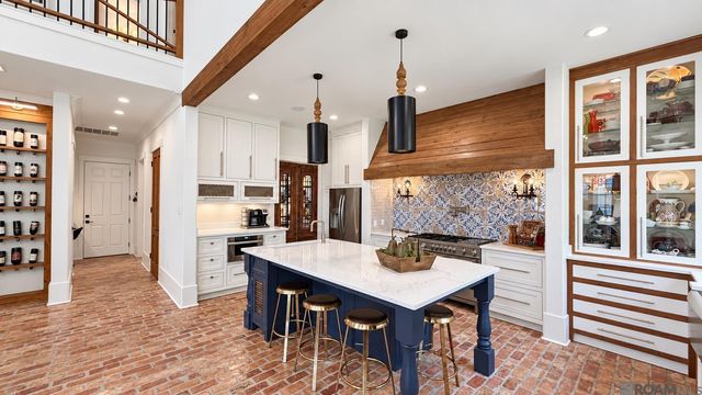 17909 Pecan Shadows Dr, Baton Rouge, LA 70810