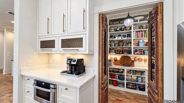 17909 Pecan Shadows Dr, Baton Rouge, LA 70810