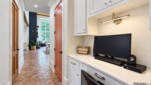 17909 Pecan Shadows Dr, Baton Rouge, LA 70810