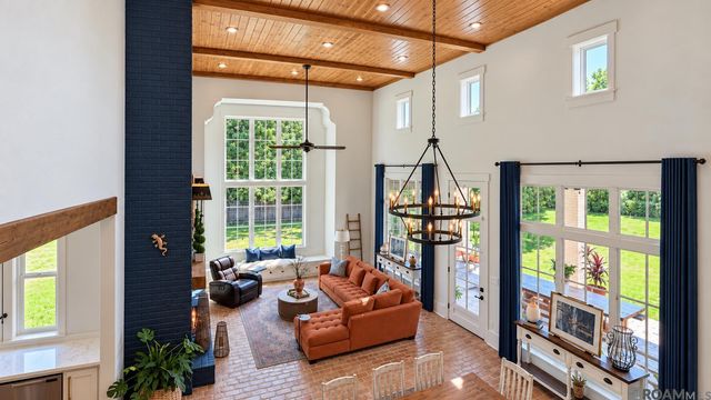 17909 Pecan Shadows Dr, Baton Rouge, LA 70810
