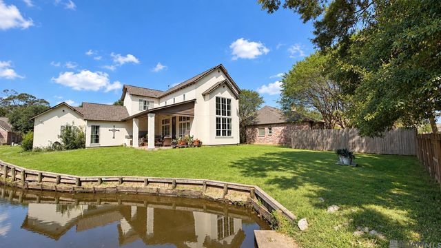 17909 Pecan Shadows Dr, Baton Rouge, LA 70810