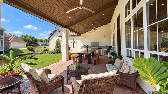 17909 Pecan Shadows Dr, Baton Rouge, LA 70810