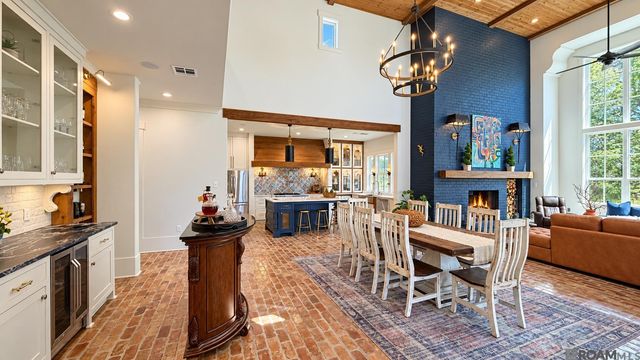 17909 Pecan Shadows Dr, Baton Rouge, LA 70810