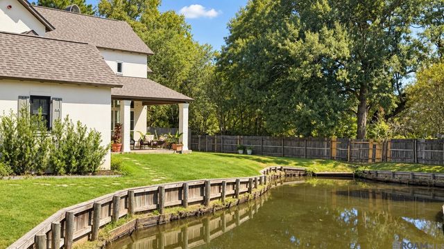 17909 Pecan Shadows Dr, Baton Rouge, LA 70810