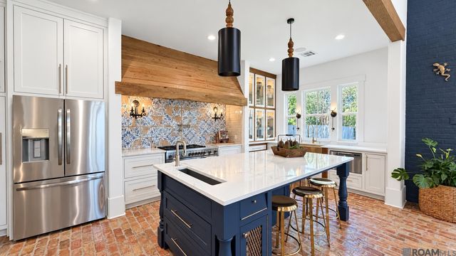 17909 Pecan Shadows Dr, Baton Rouge, LA 70810
