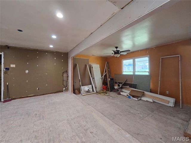 3655 Seville Drive, Florissant, MO 63033