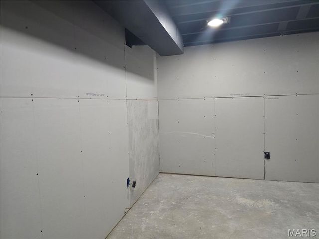 3655 Seville Drive, Florissant, MO 63033