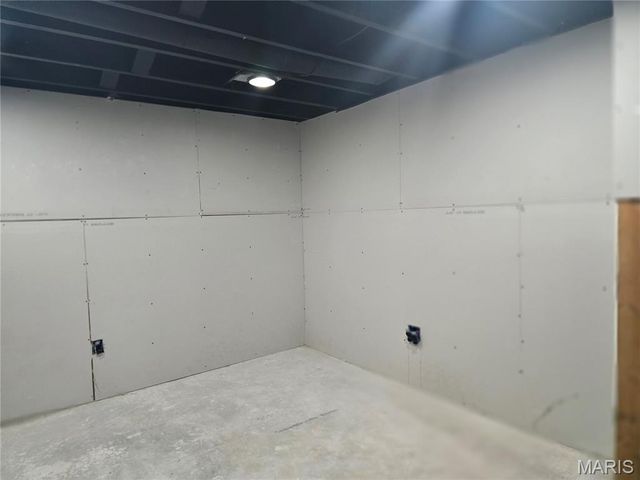 3655 Seville Drive, Florissant, MO 63033