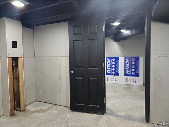 3655 Seville Drive, Florissant, MO 63033