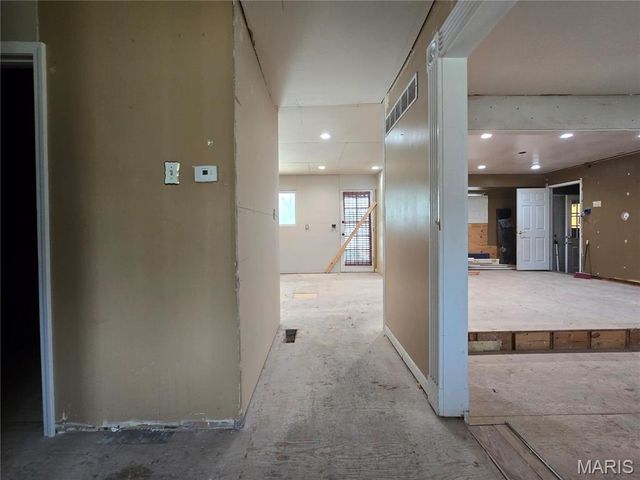 3655 Seville Drive, Florissant, MO 63033