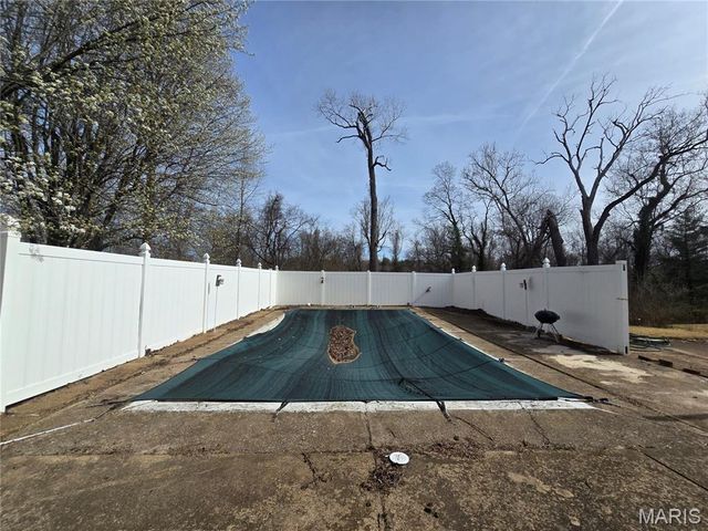 3655 Seville Drive, Florissant, MO 63033