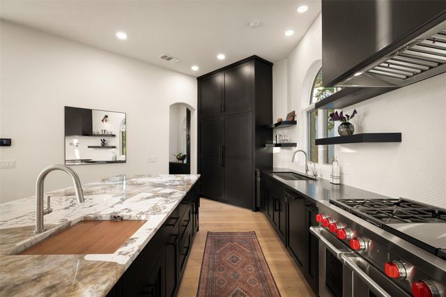 211 BELLA CIMA DR, Austin, TX 78734