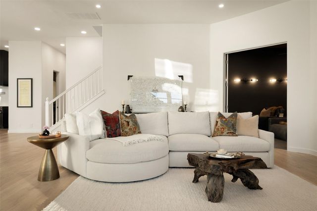 211 BELLA CIMA DR, Austin, TX 78734