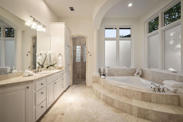 211 BELLA CIMA DR, Austin, TX 78734