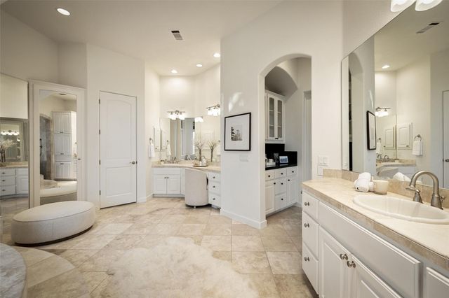 211 BELLA CIMA DR, Austin, TX 78734