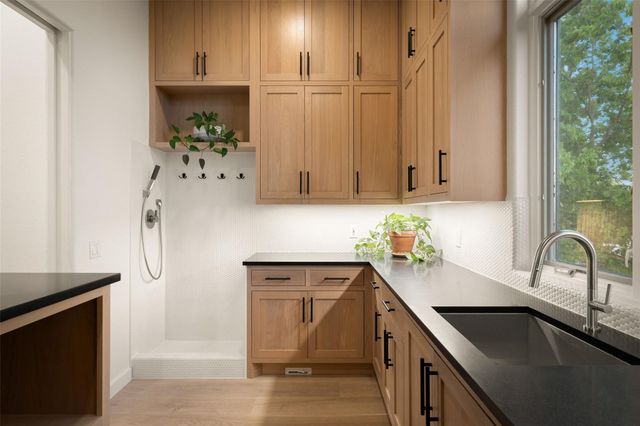 211 BELLA CIMA DR, Austin, TX 78734