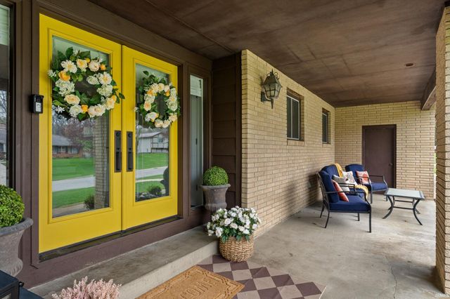 21348 Elkton Drive, South Bend, IN 46628