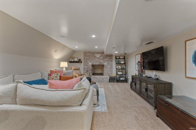 21348 Elkton Drive, South Bend, IN 46628
