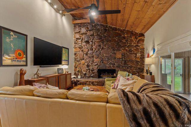 21348 Elkton Drive, South Bend, IN 46628