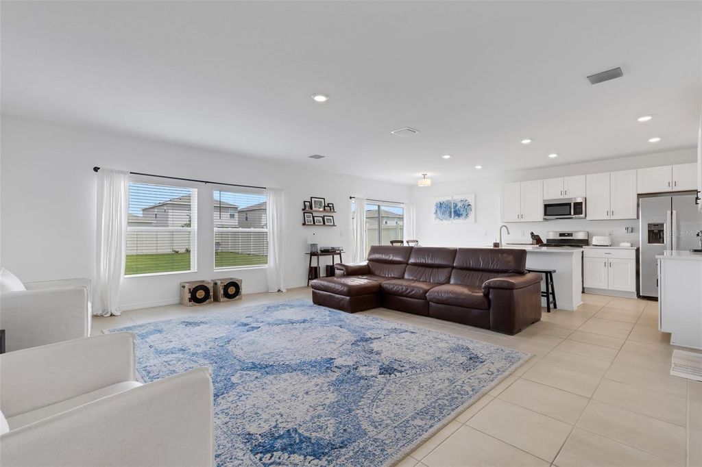 Image 4 of property listing at 6308 MILESTONE LOOP, Palmetto, FL 34221