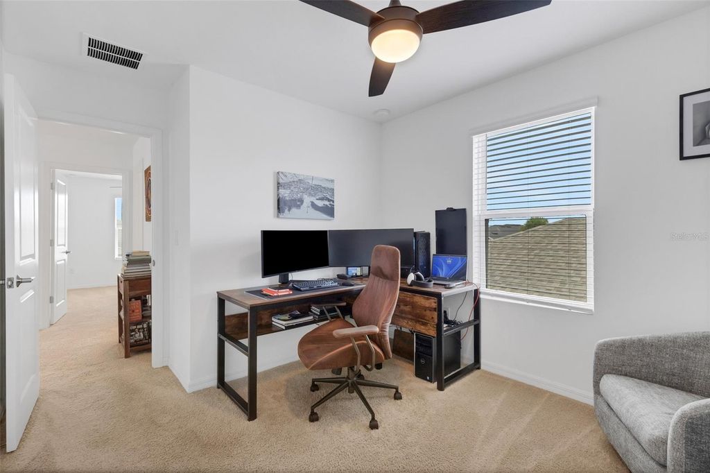 Image 63 of property listing at 6308 MILESTONE LOOP, Palmetto, FL 34221