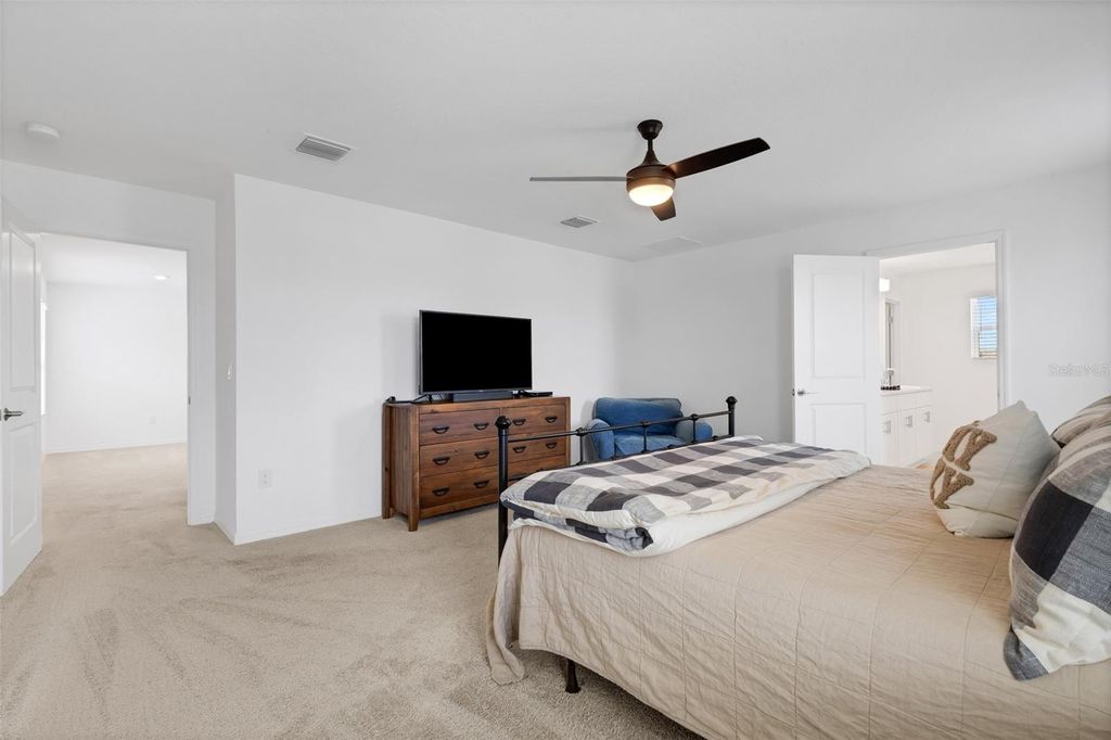 Image 69 of property listing at 6308 MILESTONE LOOP, Palmetto, FL 34221
