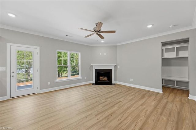 1926 Wild Rosewood Way, Winston-salem, NC 27103