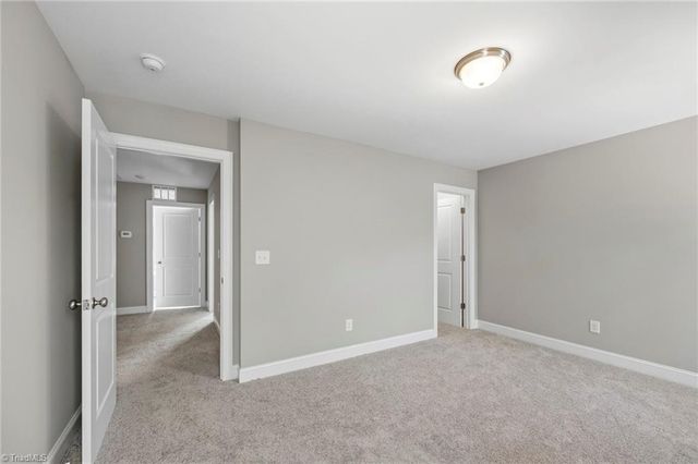 1926 Wild Rosewood Way, Winston-salem, NC 27103